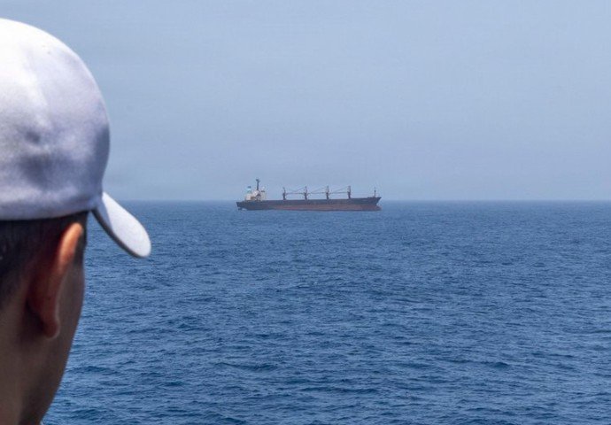 Iran intercepts tanker in Hormuz; Netanyahu vows to topple Iranian regime