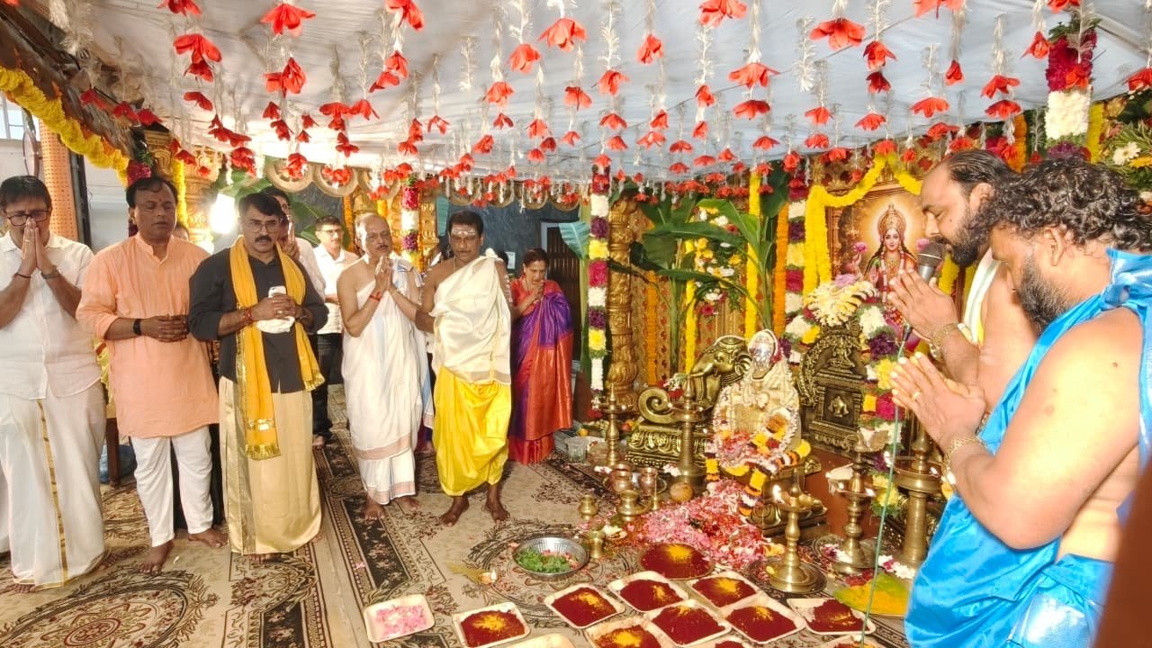 Varamahalakshmi puja draws thousands of women at Mangaluru’s Kudroli temple