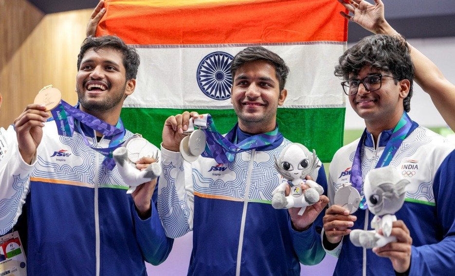 Asian Games: Himanshu Dhillon, Rudrankksh Patil win individual medals; India bags team silver